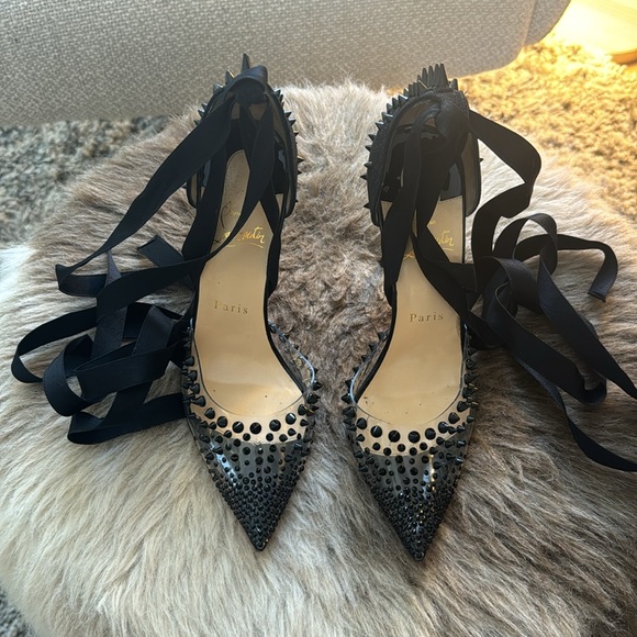 Christian Louboutin - Picture 4 of 11